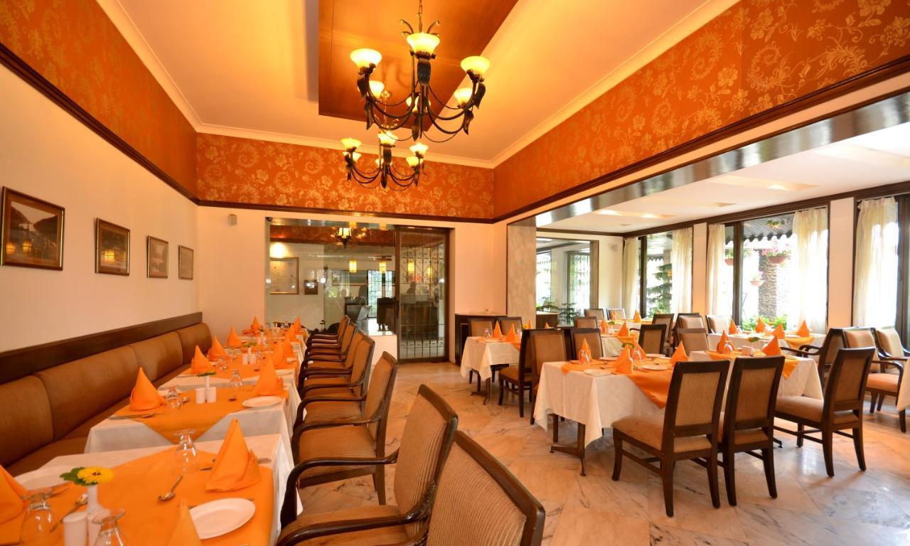 Shervani Hilltop Resort Найнитал Экстерьер фото