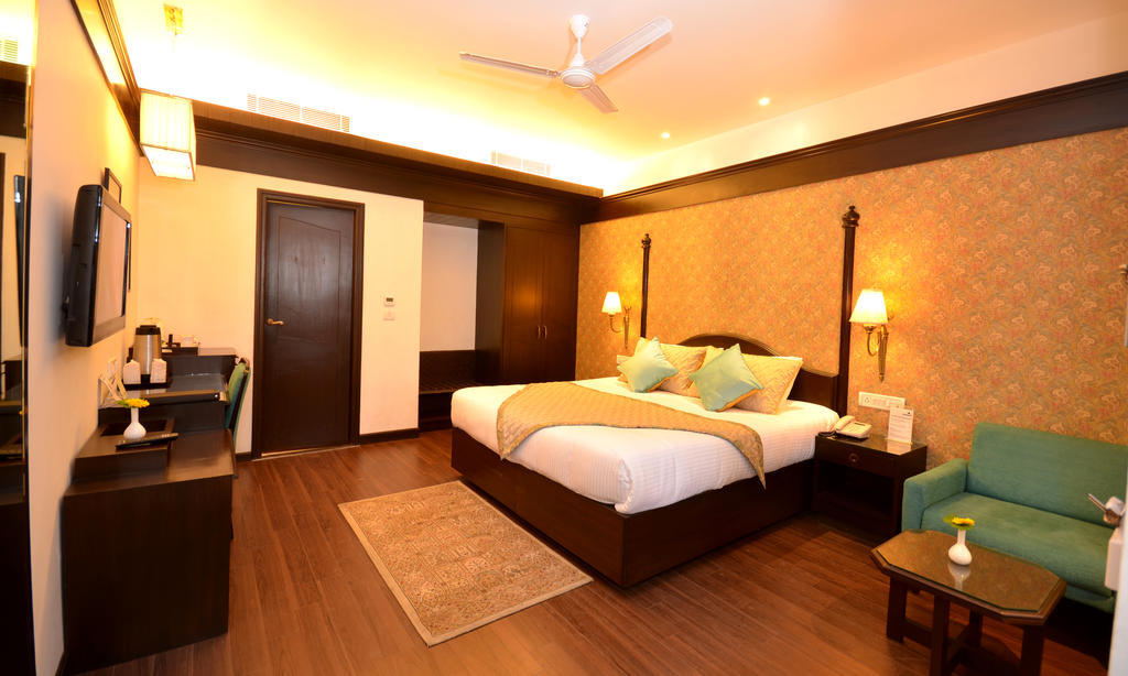 Shervani Hilltop Resort Найнитал Экстерьер фото