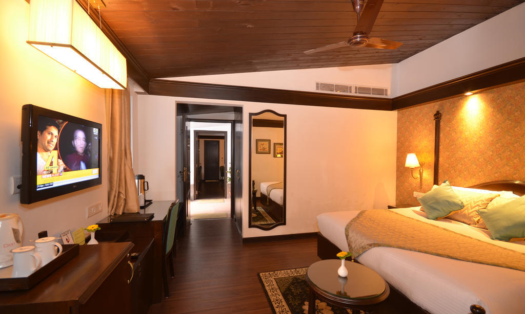 Shervani Hilltop Resort Найнитал Экстерьер фото