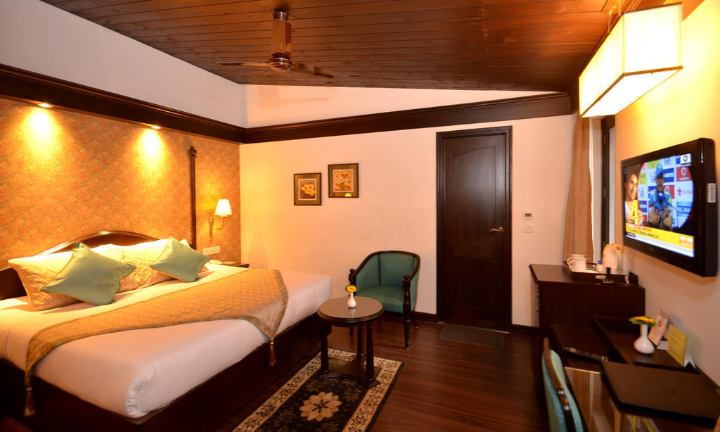 Shervani Hilltop Resort Найнитал Экстерьер фото
